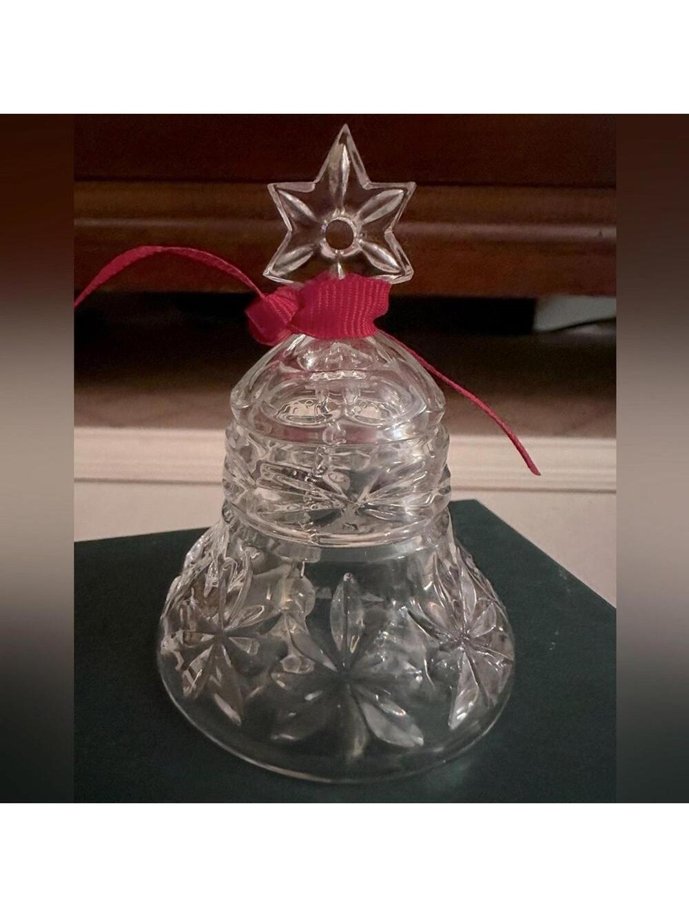 Vintage Marquis by Waterford snowflake etched Christmas bell w star 1998